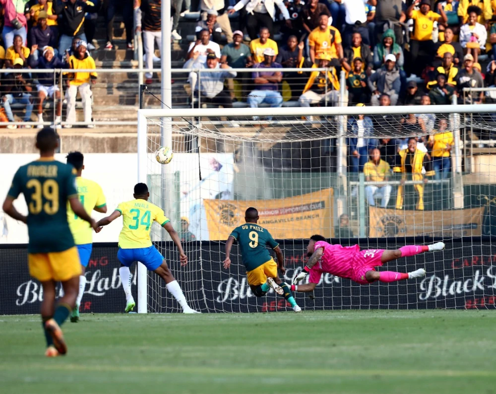 Petersen blunder hands Mamelodi Sundowns maximum points against Kaizer  Chiefs