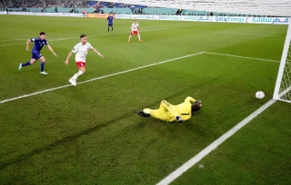 Australia shock Denmark 1-0 to waltz into World Cup last 16